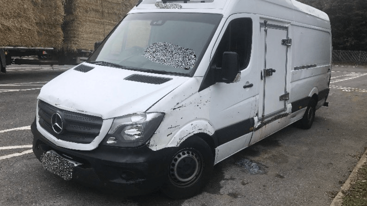 Șofer amendat pentru că a circulat cu o autoutilitară supraîncărcată