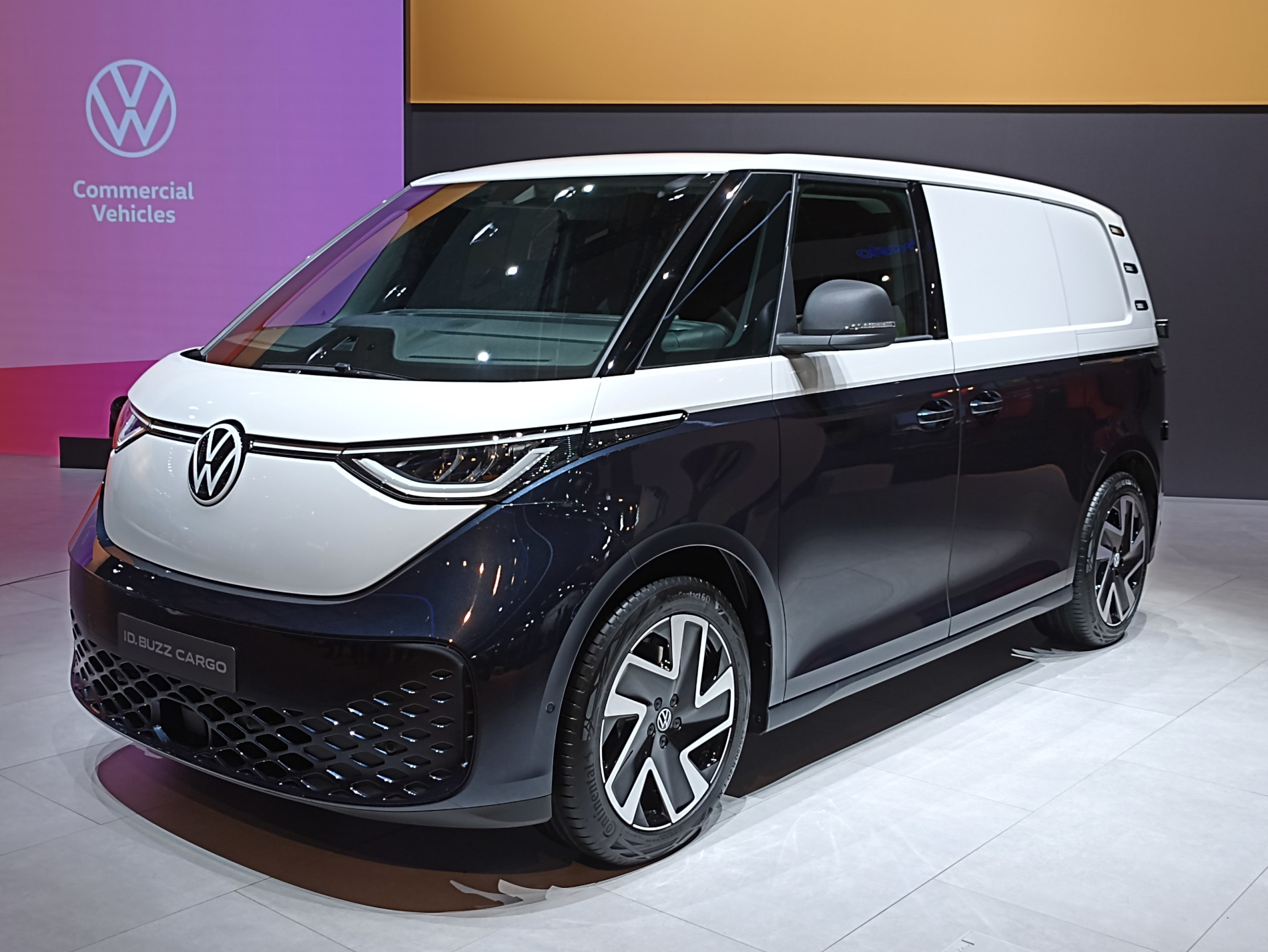 Volkswagen ID. Buzz – 2023 metų mikroautobusas