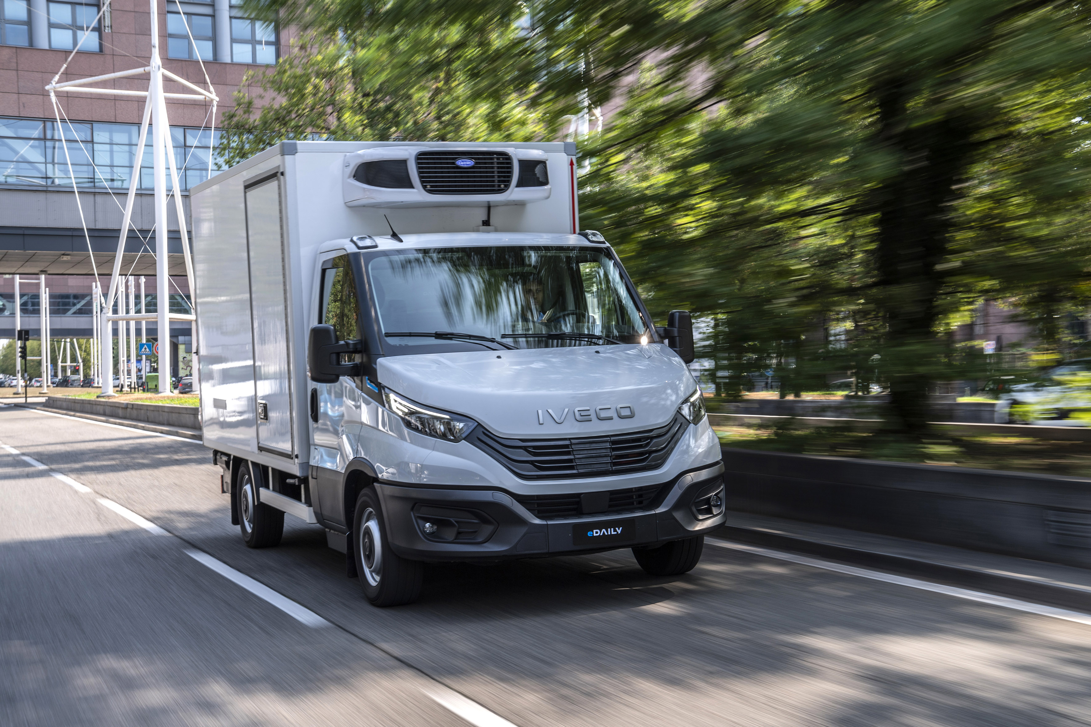 IVECO pokazał najnowsze pojazdy z napędem alternatywnym